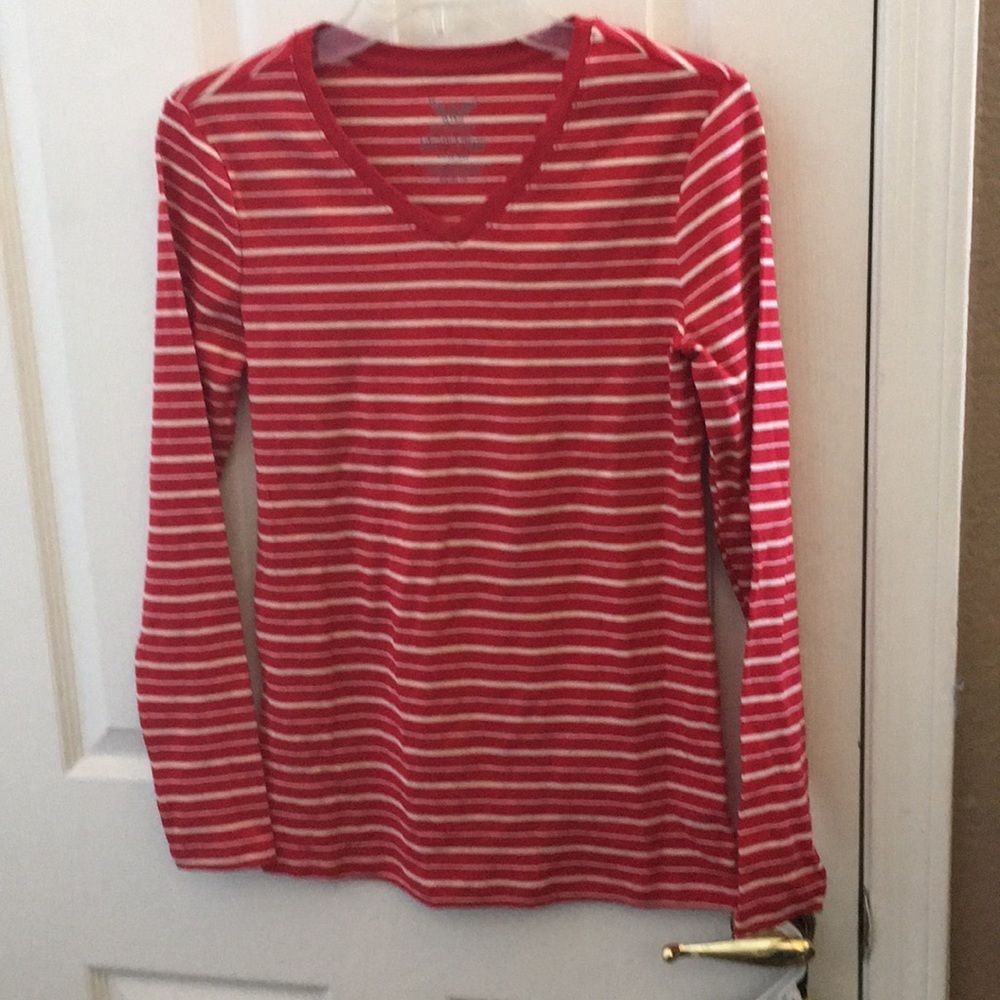 FINAL MARKDOWN Ladies faded glory tee medium